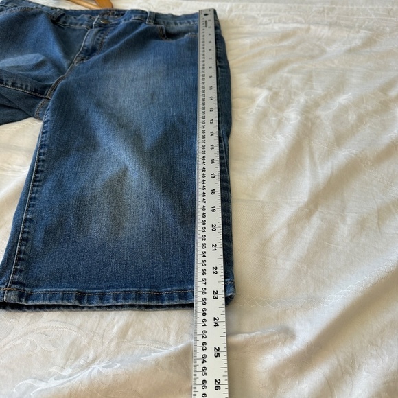 Buffalo‎ Jeans Women's Mid-Rise SAMUELLA Bermuda Jean Shorts Size 14 Beach - Picture 15 of 16